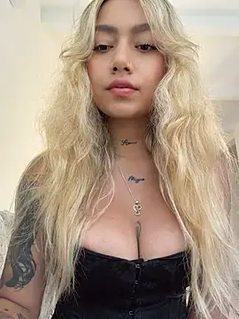 amanda-medrano1 online show from July 2026 04:13:01 PM