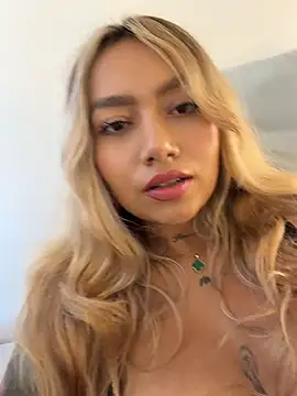 amanda-medrano1 online show from July 2026 03:21:02 PM