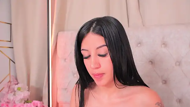 Snapshot of JulessCornett chatting on January 2025 11:31:01 PM JulessCornett online show from January 2025 11:31:01 PM