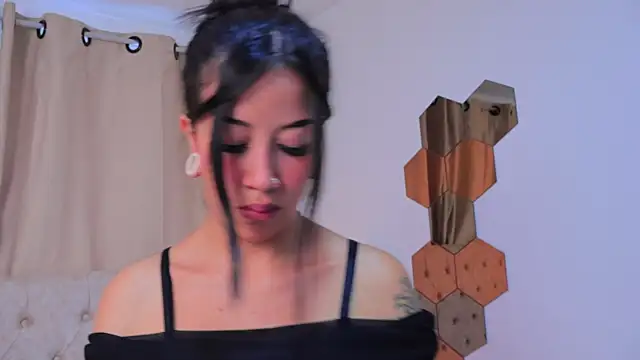 Snapshot of JulessCornett chatting on January 2025 08:21:02 PM JulessCornett online show from January 2025 08:21:02 PM