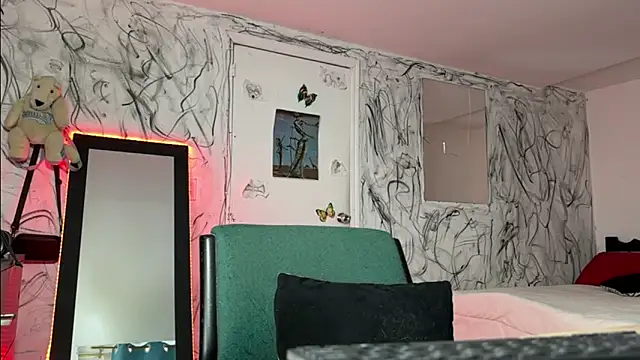 Snapshot of Saturno_v chatting on January 2025 12:11:02 PM Saturno v online show from January 2025 12:11:02 PM