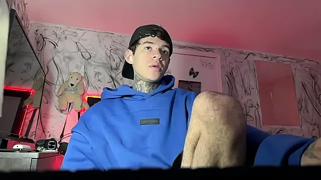 Snapshot of Saturno_v chatting on February 2025 01:33:01 PM Saturno v online show from February 2025 01:33:01 PM