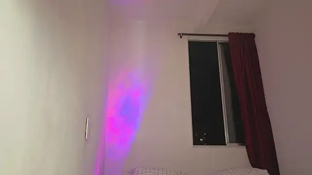 Snapshot of Saturno_v chatting on September 2025 12:10:01 AM Saturno v online show from September 2025 12:10:01 AM