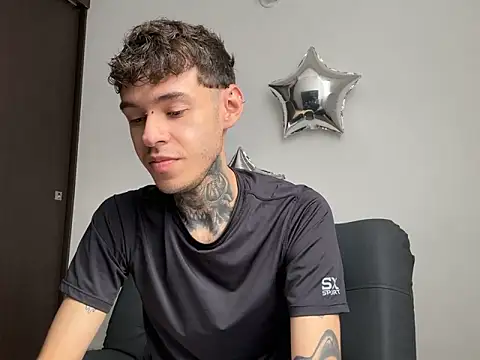 Snapshot of Saturno_v chatting on September 2025 08:42:01 PM Saturno v online show from September 2025 08:42:01 PM