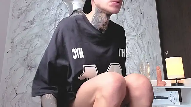 Snapshot of Saturno_v chatting on October 2025 12:22:02 PM Saturno v online show from October 2025 12:22:02 PM