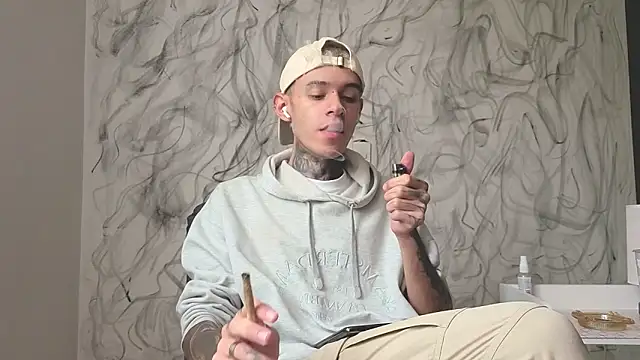 Snapshot of Saturno_v chatting on October 2025 03:32:01 PM Saturno v online show from October 2025 03:32:01 PM