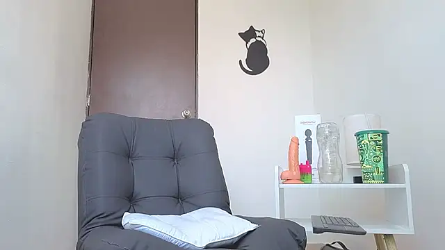 Snapshot of Saturno_v chatting on October 2025 02:35:01 PM Saturno v online show from October 2025 02:35:01 PM