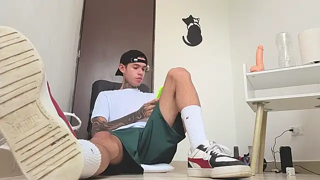 Snapshot of Saturno_v chatting on November 2025 11:11:01 AM Saturno v online show from November 2025 11:11:01 AM