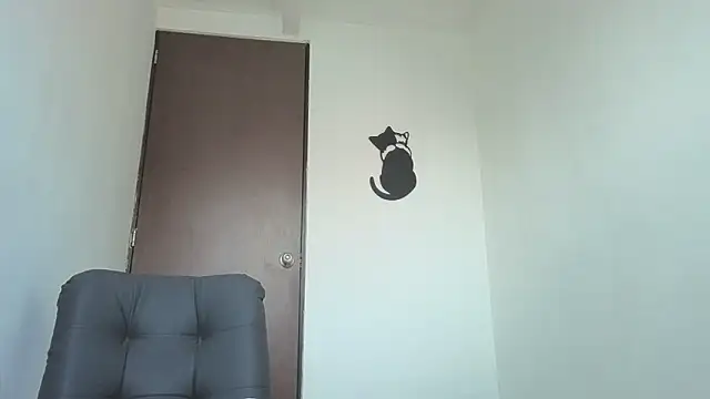 Snapshot of Saturno_v chatting on November 2025 11:09:02 AM Saturno v online show from November 2025 11:09:02 AM