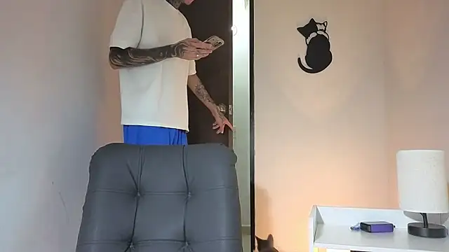 Snapshot of Saturno_v chatting on November 2025 05:11:01 AM Saturno v online show from November 2025 05:11:01 AM