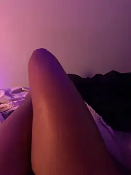 Snapshot of ReineNeferrti chatting on February 2025 10:34:02 PM ReineNeferrti online show from February 2025 10:34:02 PM