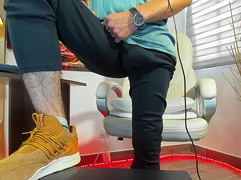 Snapshot of alessandro_wye chatting on February 2025 02:46:02 PM alessandro wye online show from February 2025 02:46:02 PM