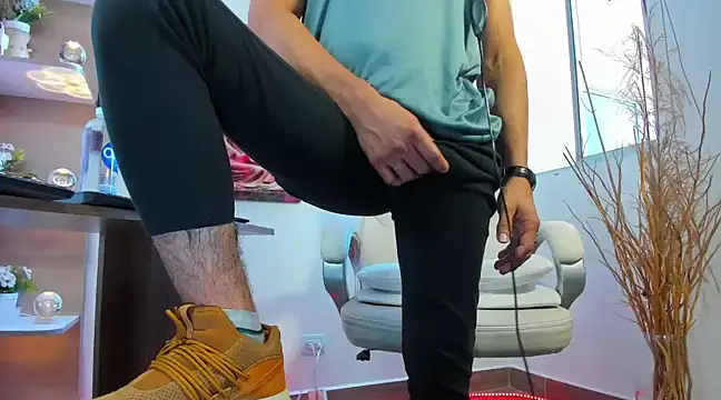 Snapshot of alessandro_wye chatting on February 2025 08:55:01 PM alessandro wye online show from February 2025 08:55:01 PM