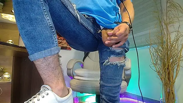 Snapshot of alessandro_wye chatting on March 2025 12:34:01 PM alessandro wye online show from March 2025 12:34:01 PM