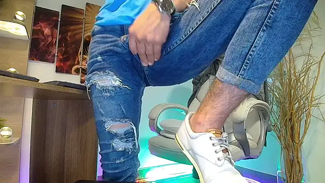 Snapshot of alessandro_wye chatting on March 2025 03:40:01 PM alessandro wye online show from March 2025 03:40:01 PM