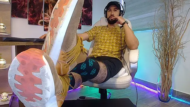 Snapshot of alessandro_wye chatting on March 2025 08:54:01 PM alessandro wye online show from March 2025 08:54:01 PM