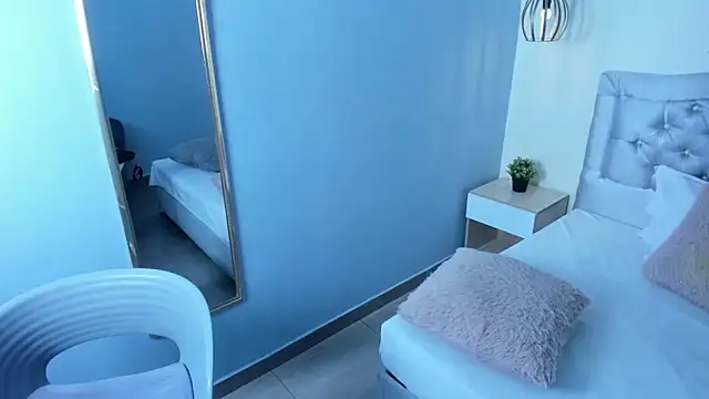 escarleth   online show from March 2026 11:59:02 AM