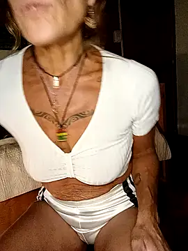 Snapshot of sabinytahot chatting on February 2025 05:38:01 AM sabinytahot online show from February 2025 05:38:01 AM