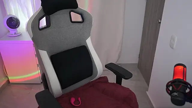 anyacutex online show from December 2025 08:39:01 PM