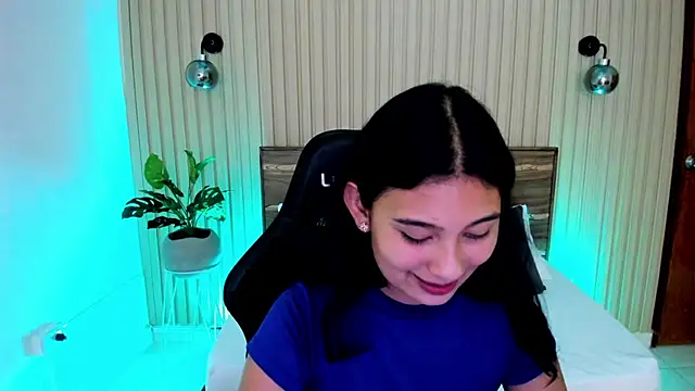 Snapshot of melody_flowers chatting on December 2024 03:59:02 PM melody flowers online show from December 2024 03:59:02 PM