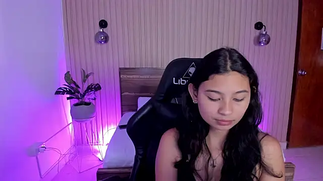 Snapshot of melody_flowers chatting on January 2025 03:51:01 PM melody flowers online show from January 2025 03:51:01 PM