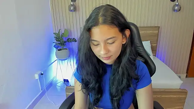 Snapshot of melody_flowers chatting on January 2025 12:18:01 PM melody flowers online show from January 2025 12:18:01 PM