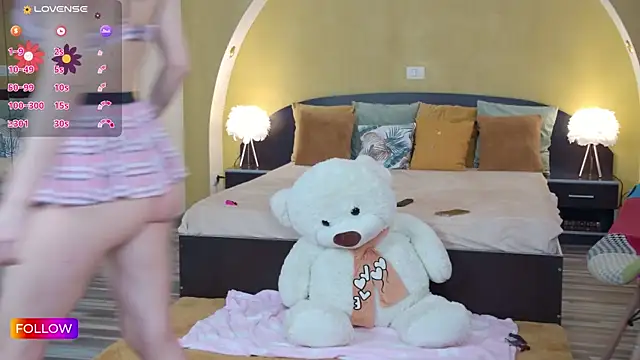 Sarah-Hart online show from January 2025 01:03:01 PM