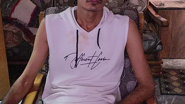 Snapshot of Habibi_big_b chatting on May 2026 04:18:01 AM Habibi big b online show from May 2026 04:18:01 AM