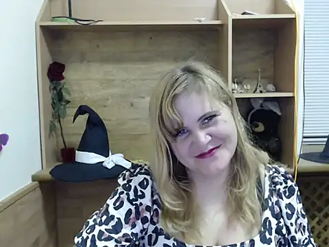 Snapshot of DaniellaKiss chatting on October 2025 08:35:01 PM DaniellaKiss online show from October 2025 08:35:01 PM