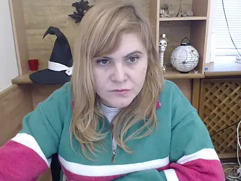 Snapshot of DaniellaKiss chatting on December 2025 12:01:02 PM DaniellaKiss online show from December 2025 12:01:02 PM