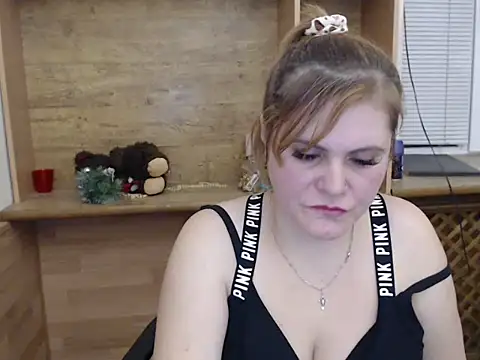 Snapshot of DaniellaKiss chatting on February 2026 10:24:02 PM DaniellaKiss online show from February 2026 10:24:02 PM