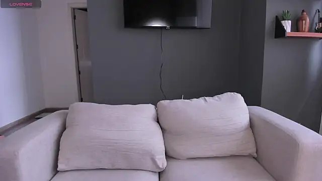 Snapshot of jessica_tenderly chatting on December 2025 03:40:02 PM jessica tenderly online show from December 2025 03:40:02 PM