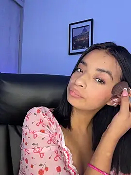 Laura fernandezII online show from February 2026 06:58:01 PM