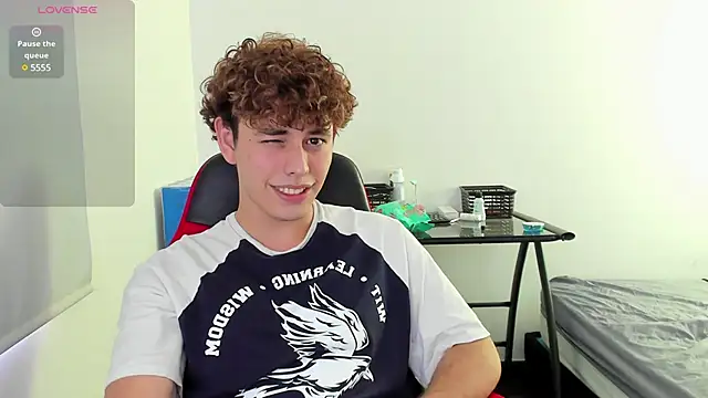 Snapshot of dani_2226 chatting on December 2024 01:38:02 PM dani 2226 online show from December 2024 01:38:02 PM