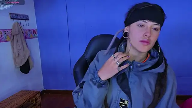  sharlotte777 online show from November 2025 01:55:01 PM