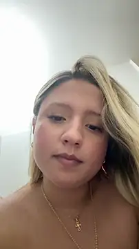 Snapshot of MiaPetit_ chatting on November 2025 07:40:03 PM MiaPetit online show from November 2025 07:40:03 PM