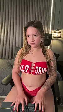 Snapshot of MiaPetit_ chatting on January 2026 12:43:02 PM MiaPetit online show from January 2026 12:43:02 PM