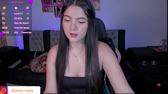 Snapshot of NahiaraEvans_ chatting on December 2024 08:39:02 AM NahiaraEvans online show from December 2024 08:39:02 AM