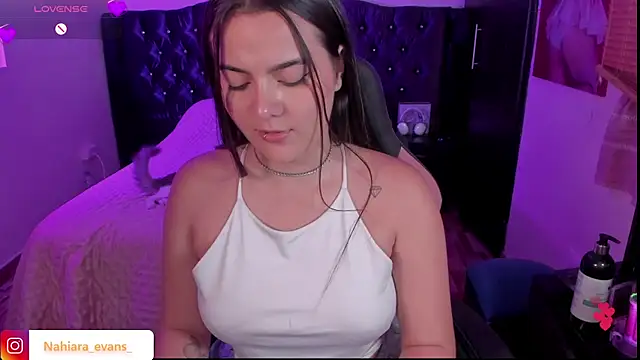 Snapshot of NahiaraEvans_ chatting on February 2025 05:18:02 AM NahiaraEvans online show from February 2025 05:18:02 AM