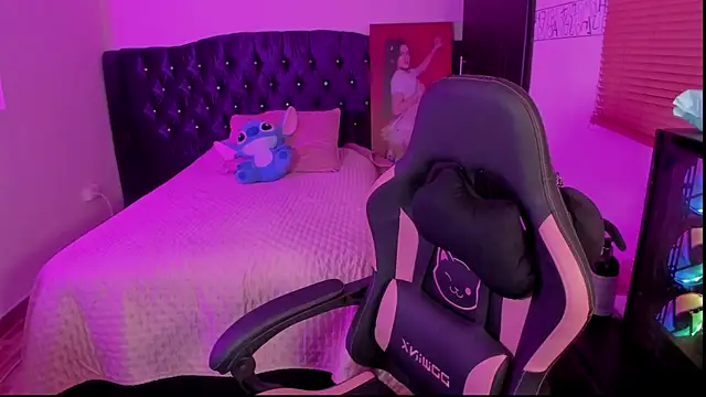 Snapshot of NahiaraEvans_ chatting on February 2025 12:14:01 AM NahiaraEvans online show from February 2025 12:14:01 AM