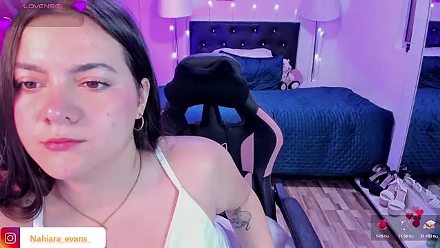 Snapshot of NahiaraEvans_ chatting on November 2025 12:22:02 AM NahiaraEvans online show from November 2025 12:22:02 AM