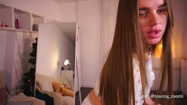 Snapshot of aesthetics__tease chatting on January 2025 02:15:02 AM aesthetics tease online show from January 2025 02:15:02 AM