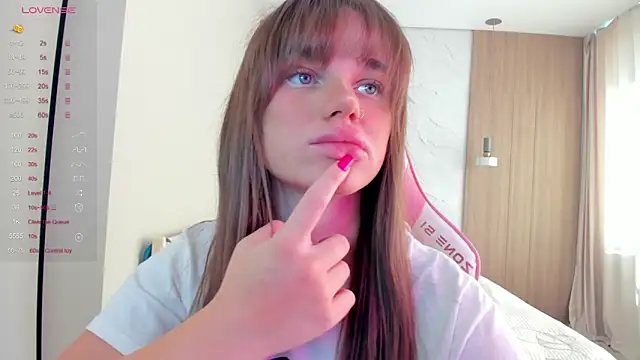 Snapshot of aesthetics__tease chatting on October 2025 03:18:02 AM aesthetics tease online show from October 2025 03:18:02 AM