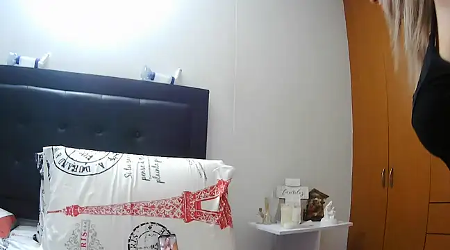 Latiinvenushot online show from January 2025 09:15:01 PM