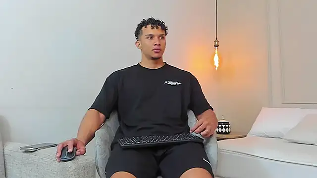 Dominick star online show from February 2025 03:26:02 AM