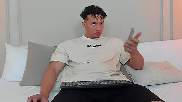 Dominick star online show from March 2025 03:24:01 AM