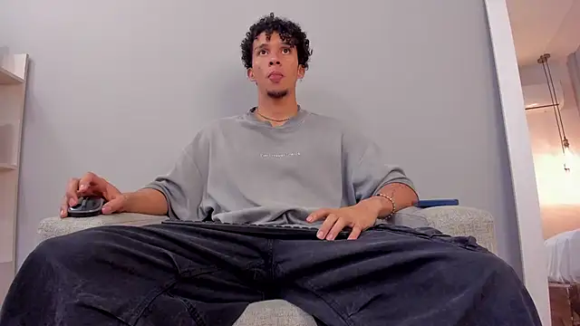 Dominick star online show from October 2025 03:56:02 AM