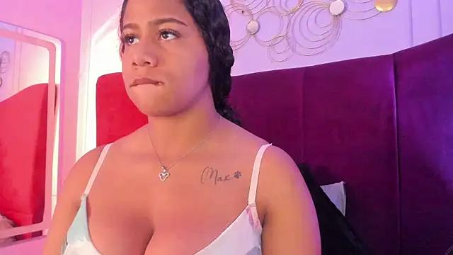 Sofi Fox  online show from April 2026 03:06:01 AM