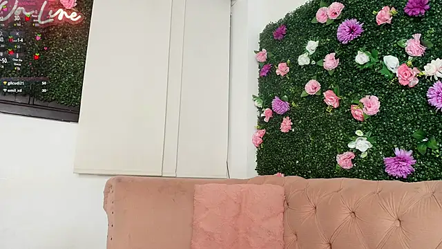 Snapshot of natalia_aguirre1 chatting on November 2025 07:56:02 PM natalia aguirre1 online show from November 2025 07:56:02 PM