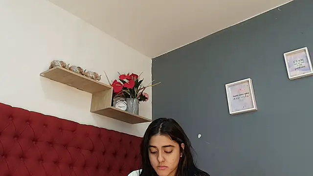 Snapshot of natalia_aguirre1 chatting on November 2025 12:20:01 PM natalia aguirre1 online show from November 2025 12:20:01 PM